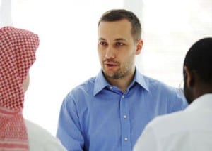 التعامل مع مختلف الثقافات في بيئة العمل