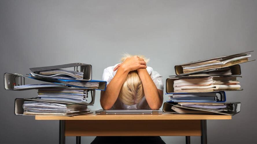 الشعور بالخزي