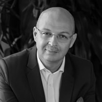 صورة الكاتب