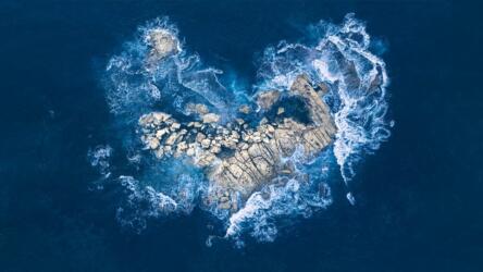 منح إجازات لحالات الحزن