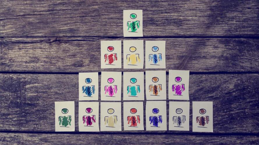 إدارة فريق عمل أكبر مني سناً