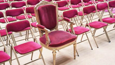 الموظف المتميز