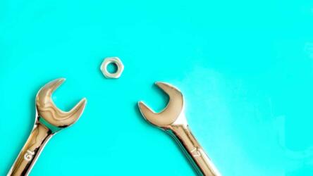 إصلاح العلاقات مع الموظف السام