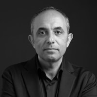 صورة الكاتب