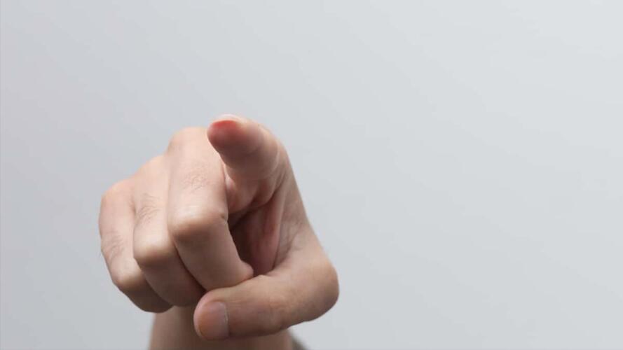 كيف أتصرف إذا اتهمني مديري زوراً