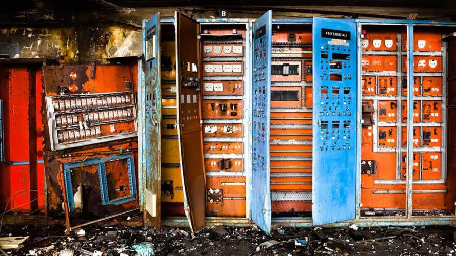 كيف تكون متعاطفاً عند طرد موظف