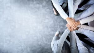 التعاون مع زميل لأول مرة