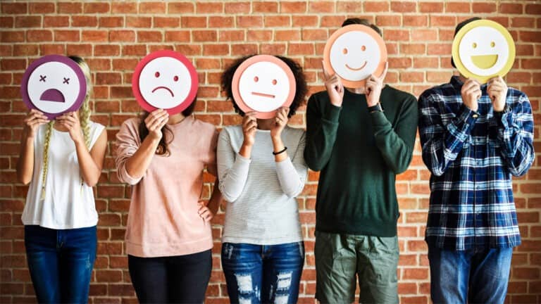 المواقف الدفاعية للموظفين