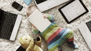 كيفية الحفاظ على الأمهات العاملات في ظل الأزمة الحالية