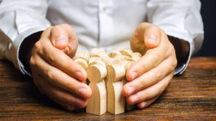 تقشف المؤسسات مع الحفاظ على رأسمالها البشري