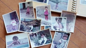 وضع الموظفين صور أحبائهم في العمل