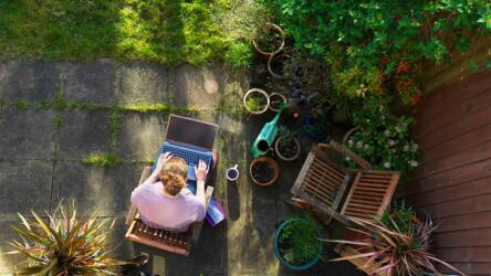 سلبيات عمل المرأة من المنزل