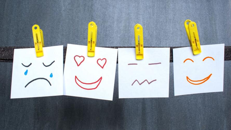 كيفية إدارة العواطف