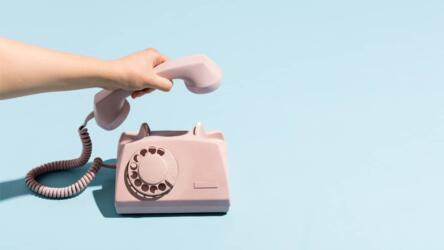 ماهي أفضل الطرق لمعرفة أن الشخص يريد إنهاء الحديث؟