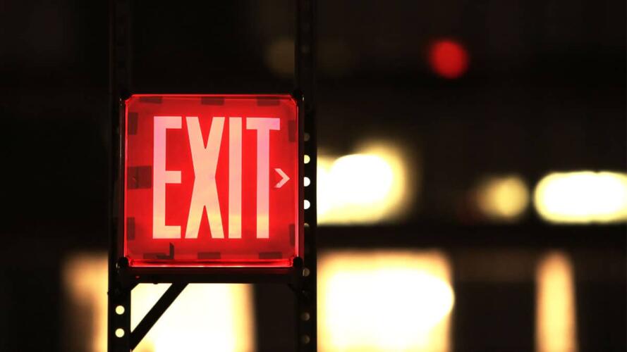 الطريقة الصحيحة لتسريح موظف