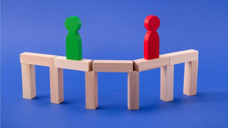 التعامل مع زميل العمل العدواني