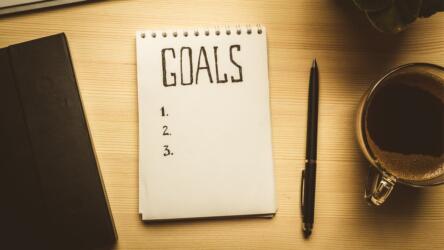 الأهداف والاستراتيجة