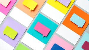 مراجعات الزبائن الزائفة في منصات التجارة الإلكترونية