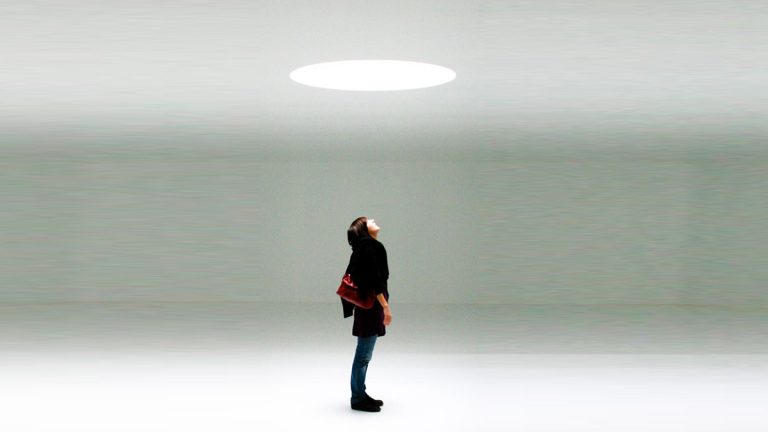 إعطاء رأي تقييمي قاس