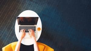 كيف تتقدم النساء للوظائف