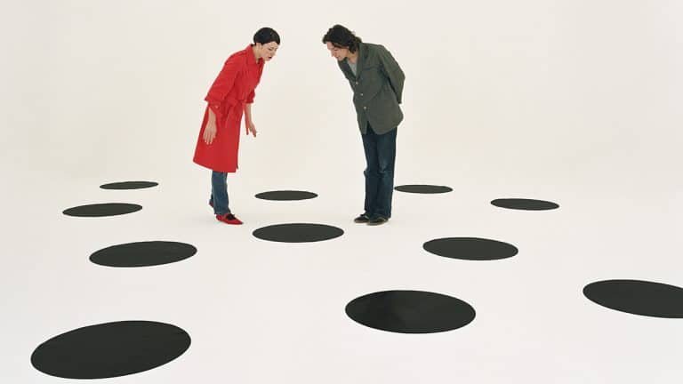 التزام النساء والرجال بأخلاقيات العمل