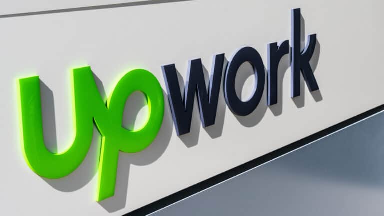 مكانة آب وورك في الاقتصاد