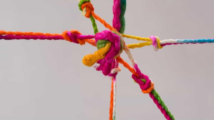 التعامل مع الموظف كثير المطالبات