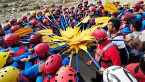 العمل بروح الفريق الواحد