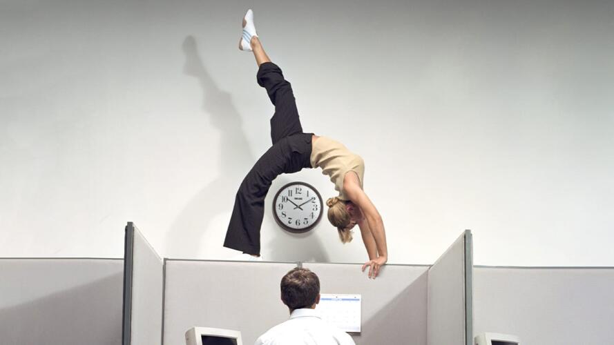 التعامل مع الموظف المتودد