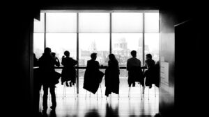 أهمية مساعدة الآخرين