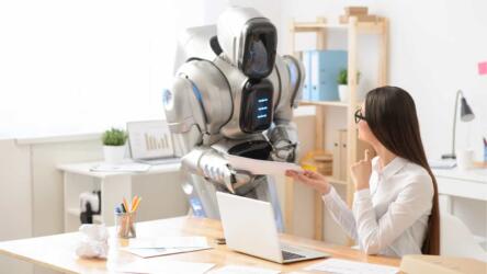 امتزاج الحياة الواقعية بالحياة الافتراضية