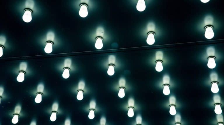 أخطاء مواقع التواصل الاجتماعي