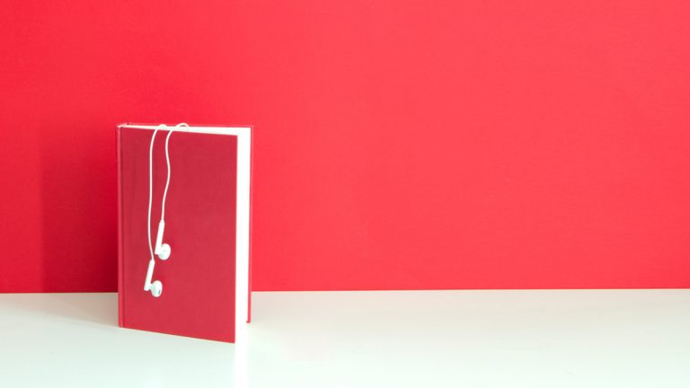 إنتاج نسخة صوتية من الكتاب