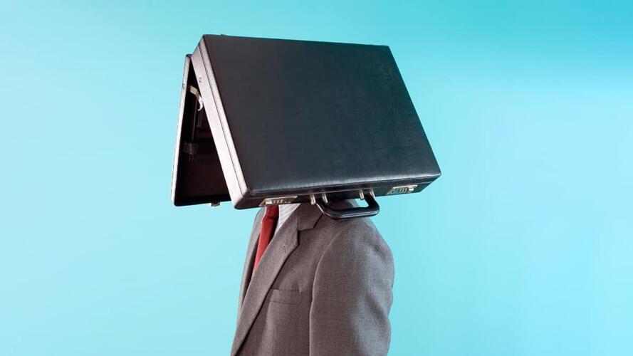 التعامل مع المدير الخواف