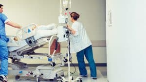 أسباب عدم تسلم النساء للقيادة في مجال الطب