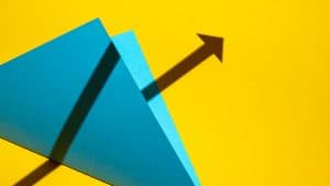 التمييز في الزيادة في الراتب