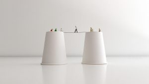 كيف يمكننا حل مشكلة فجوة الثقة بالنفس بين الرجال والنساء؟