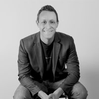 صورة الكاتب