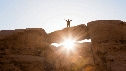 علاقة النجاح بالسعادة