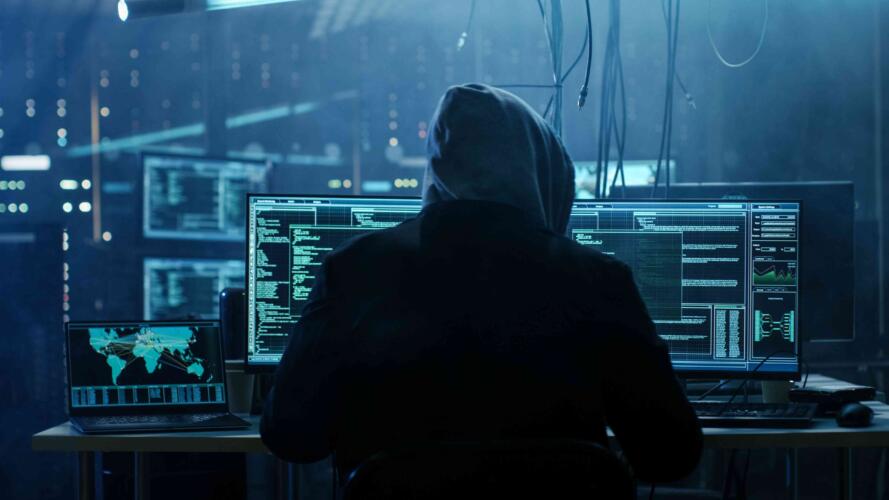تعرّف إلى قراصنة القبعات السوداء والبيضاء وكيف تحمي نفسك منهم؟