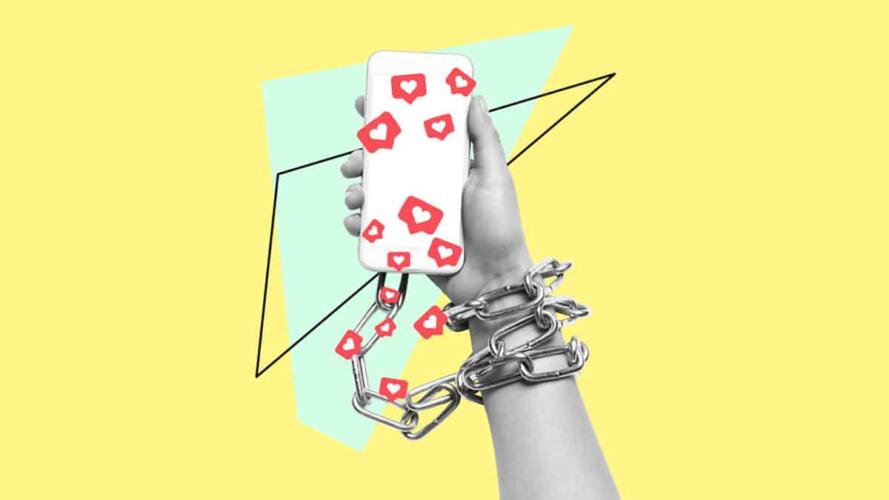 إدمان مواقع التواصل الاجتماعي