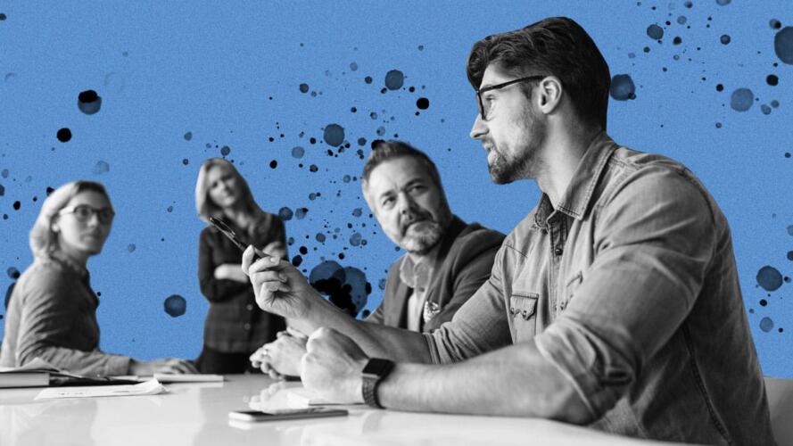 فرض وجهات النظر