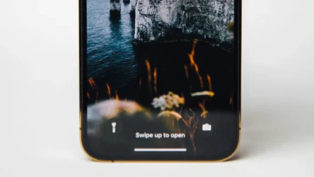 حيلة جديدة في آيفون تمكنك من وضع دردشتك المفضلة على شاشة القفل