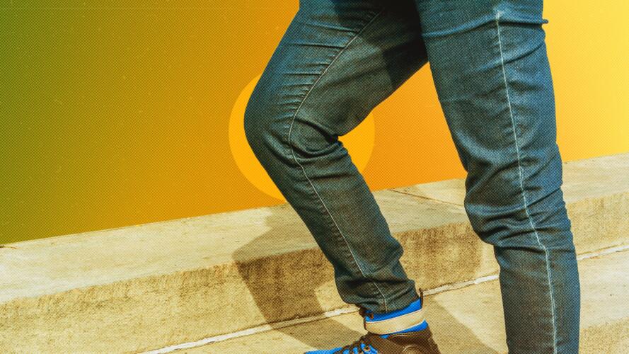 كيف تقوي ركبتيك وتتفادى ألمهما عند صعود الدرج؟