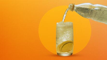 هل تساعد المياه الغازية فعلاً على خسارة الوزن؟