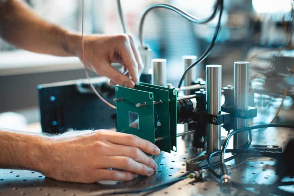 مستشعرات «سي أو إم إس»