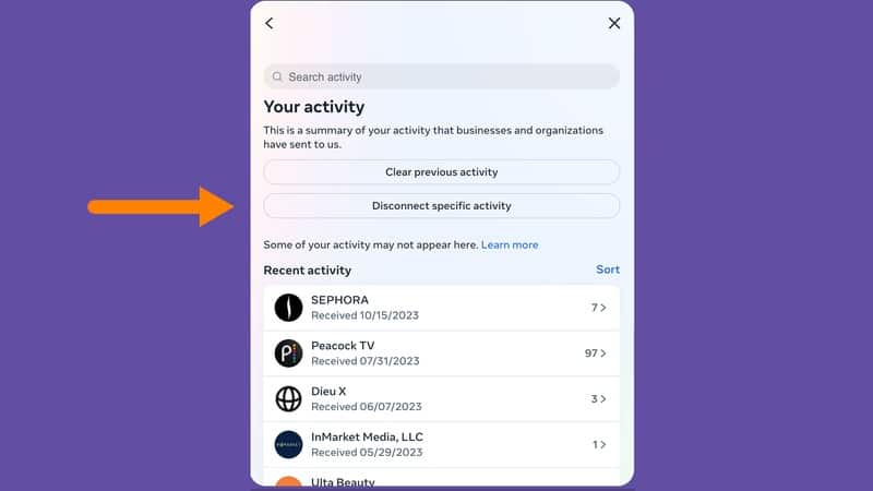 هذا نمط مظلم؛ إذ إنه من المرجح أن تنقر على الزر في الأعلى، ولكن فعل ذلك سيمنعك من حظر مشاركة البيانات بين المواقع الخارجية وإنستغرام. صورة الشاشة: إنستغرام