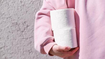 دراسة: مناديل الحمام الورقية تحتوي على مواد سامّة