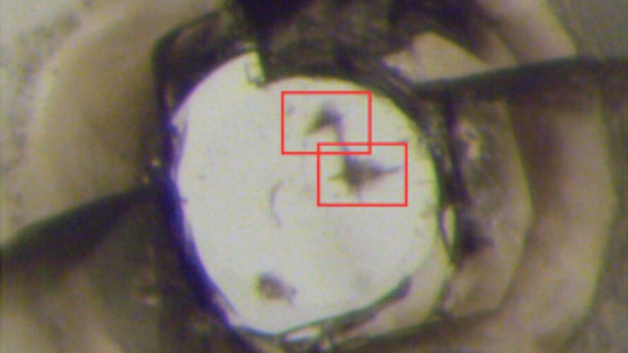 العلماء يصنعون مادة جديدة تتمتع بصلابة الماس