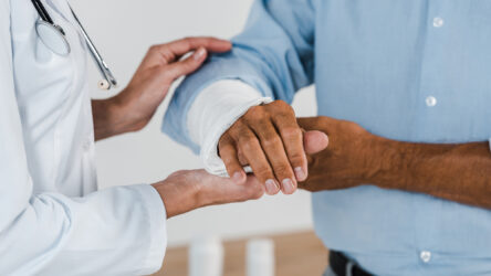 لماذا يعتبر استخدام المقياس من 0 إلى 10 غير دقيق في التعبير عن الألم؟